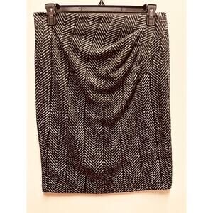 New York & Company Stretch Women's Black & White Patterned Skirt Size 10